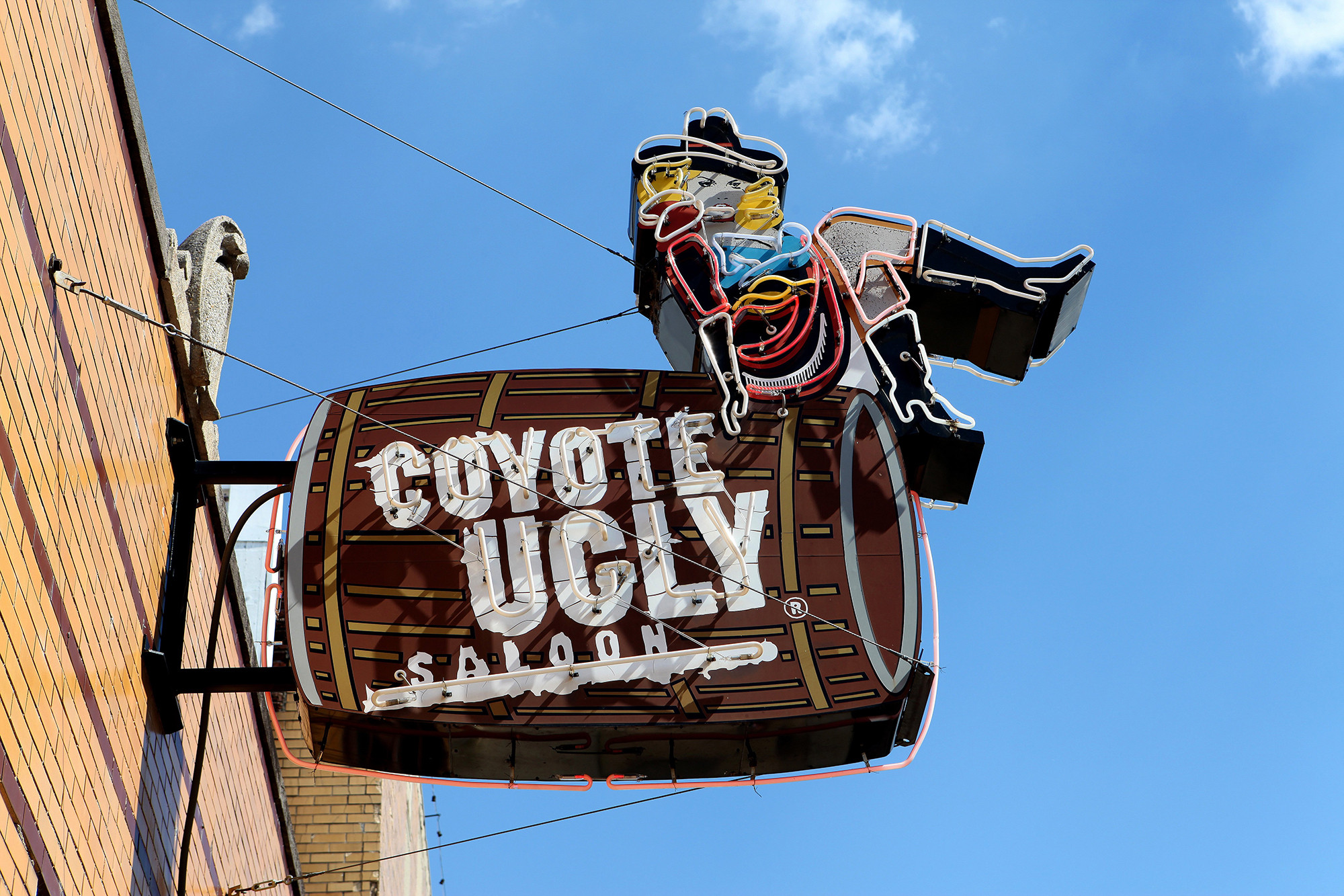 ‘Coyote Ugly’ turns 20: Secrets and scandals of the real-life bar and movie