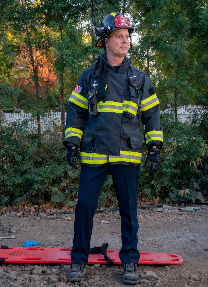 Peter Krause Compares 9-1-1's Bobby to Parenthood's Adam Braverman