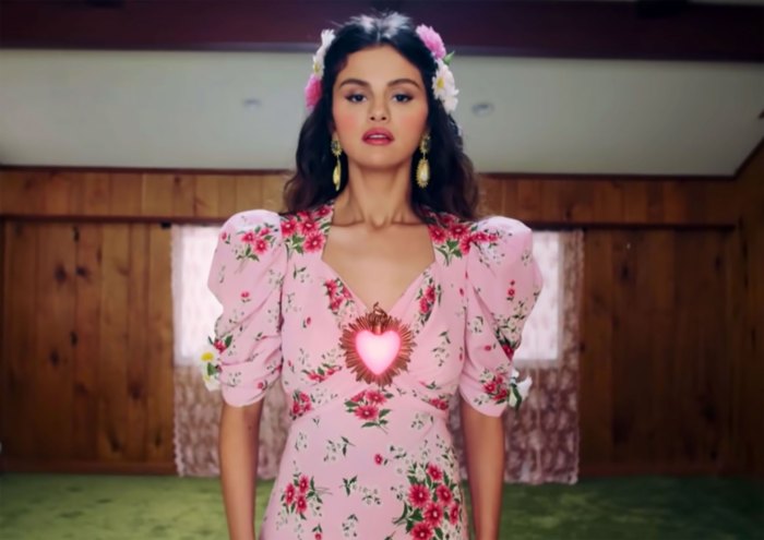 Kendall Jenner Causes Major Twitter Drama After Twinning With Selena Gomez