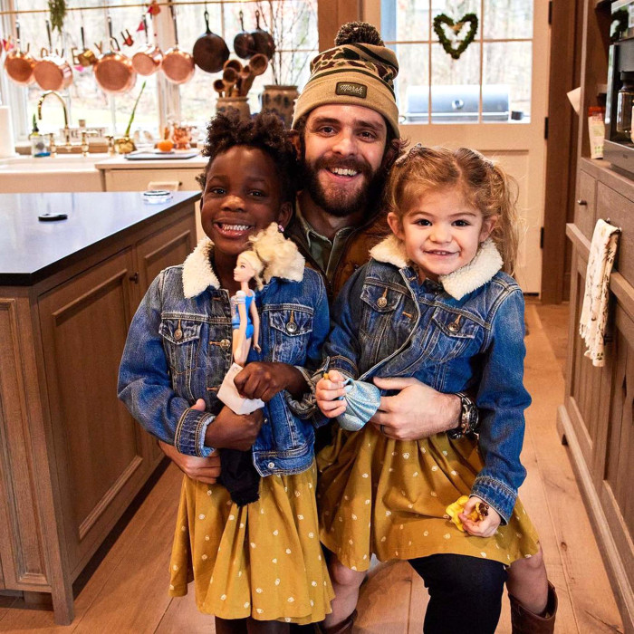 Mini Execs Thomas Rhetts Daughters Pick Which Songs Go His Albums