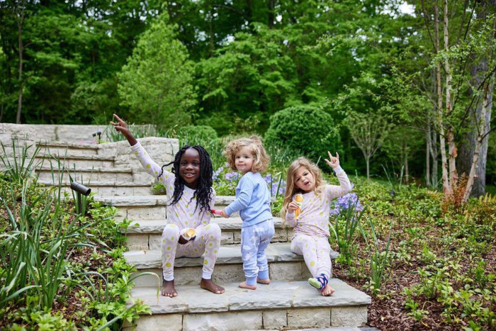 Mini Execs Thomas Rhetts Daughters Pick Which Songs Go His Albums