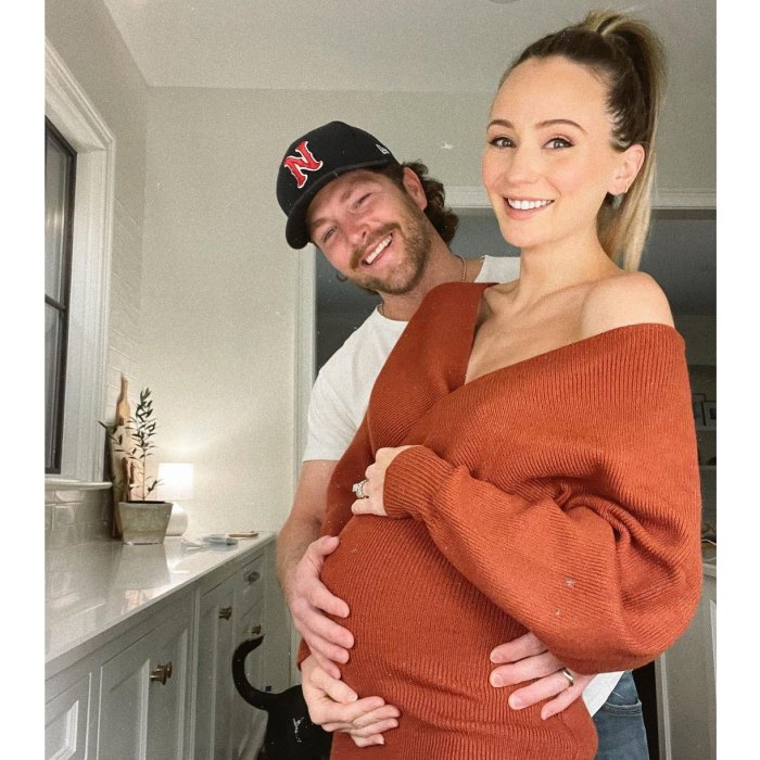 Pregnant Lauren Bushnell Shows Baby Bump Progress in Maternity Shoot
