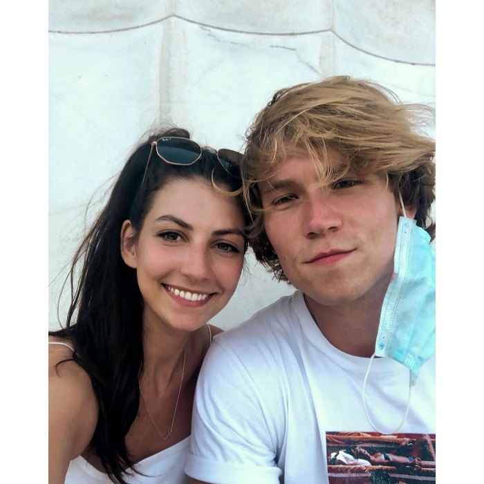 ‘Bachelorette’ Alum John Paul Jones Has a New Girlfriend Pic