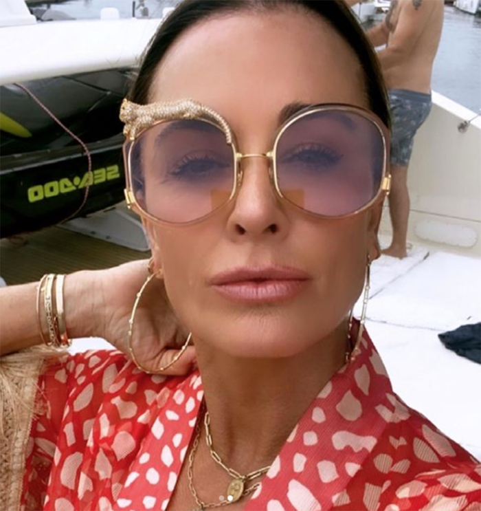 kyle-richards-geometric-sunglasses-selfie