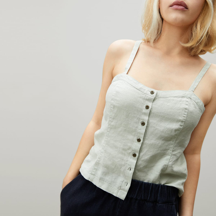 everlane-summer-sale-linen-picnic-top