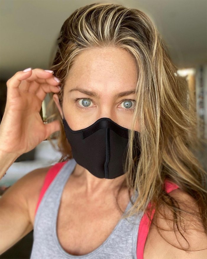 Jennifer Aniston Slams Critics Over Cutting Non-Vaccinated People From Life 2