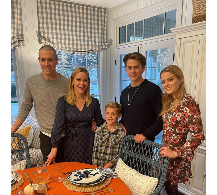 Reese Witherspoon Dances to Celebrate Her Kids Return to School 2