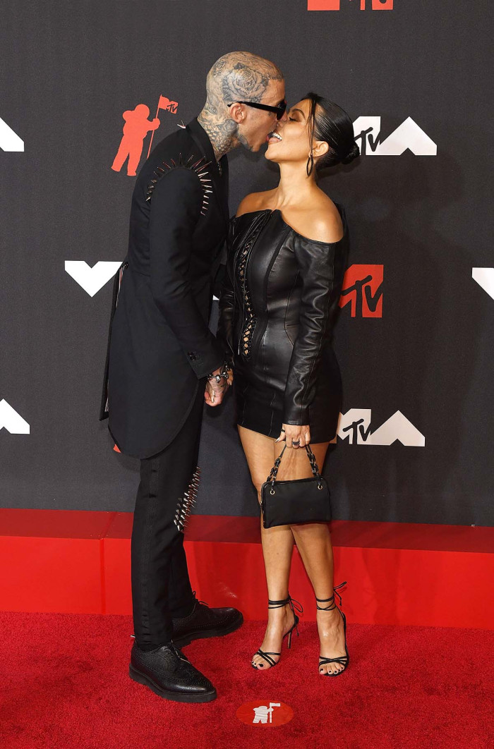 Kourtney K Stole This Miracle Foundation From Travis Kit VMAs