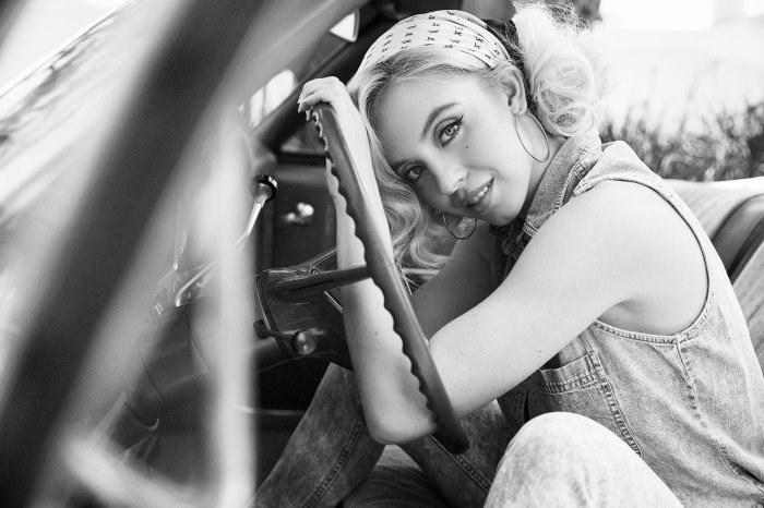 Look-Alike Alert! Euphoria’s Sydney Sweeney Channels ‘Legendary’ Anna Nicole Smith in Guess Campaign