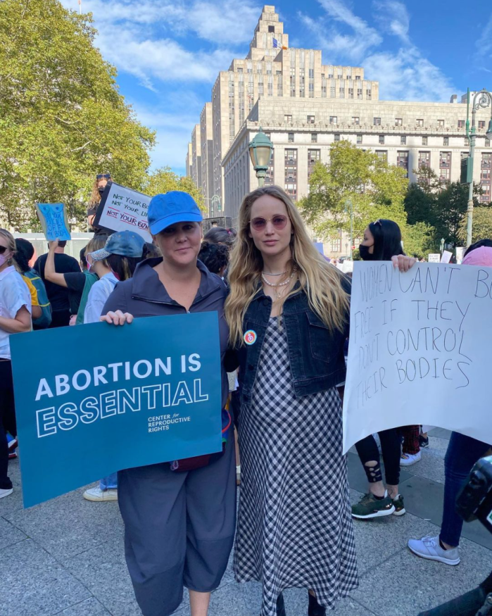 Jennifer Lawrence protested while pregnant at the October 2021 women's march.