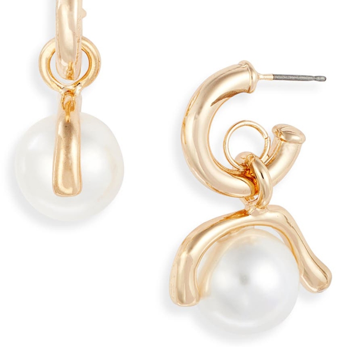 close-up-pearls