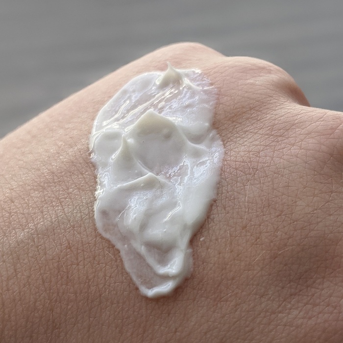 juara-hand-nail-balm-texture