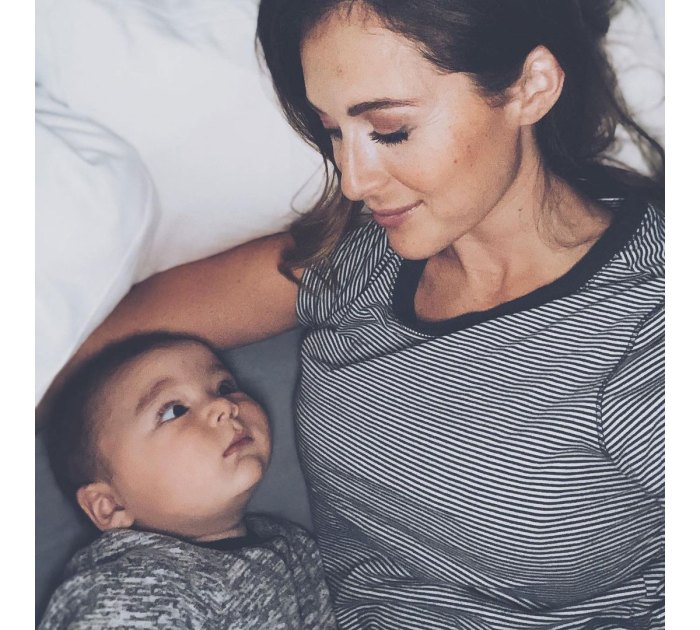 Alexa PenaVega Denies Slamming Bathroom Door on Son Kingston’s Finger 3