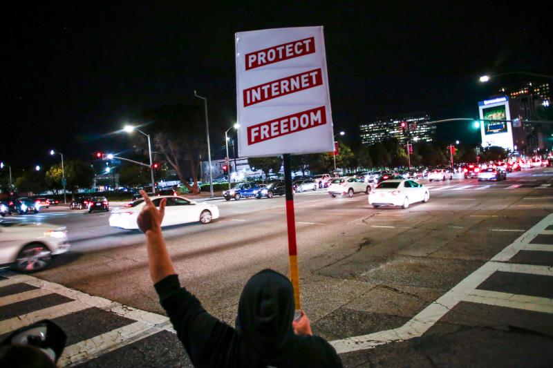 Net neutrality supporters in Los Angeles, November 2017