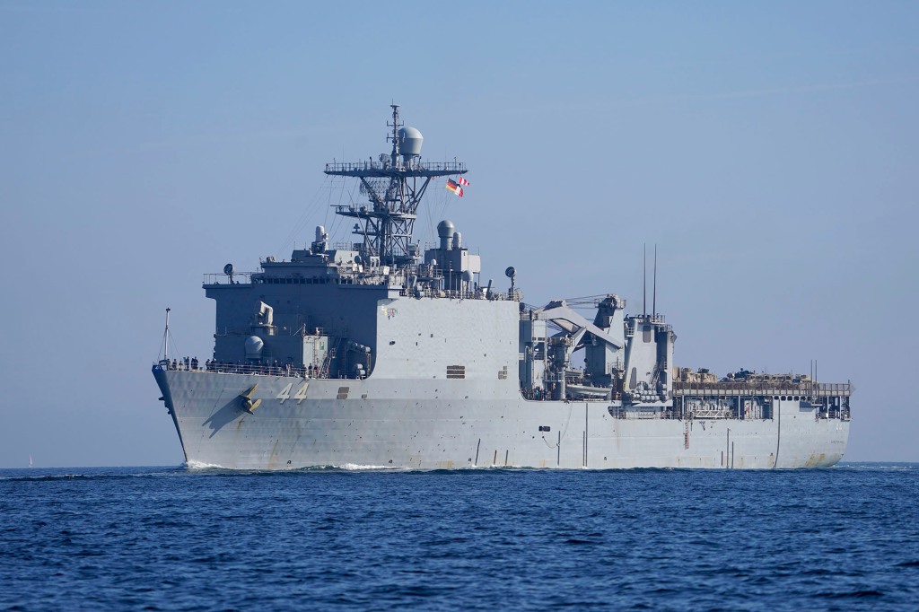 The US dock landing ship "USS Gunston Hall."