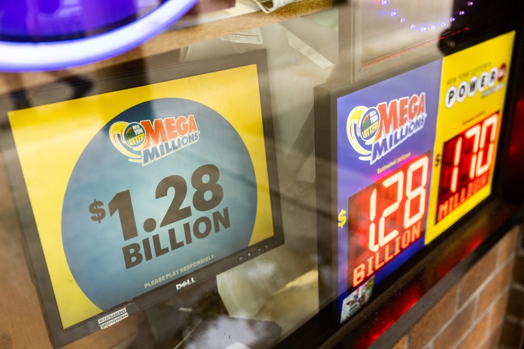 One person from Illinois wins the 1.34 billion Mega Millions jackpot.