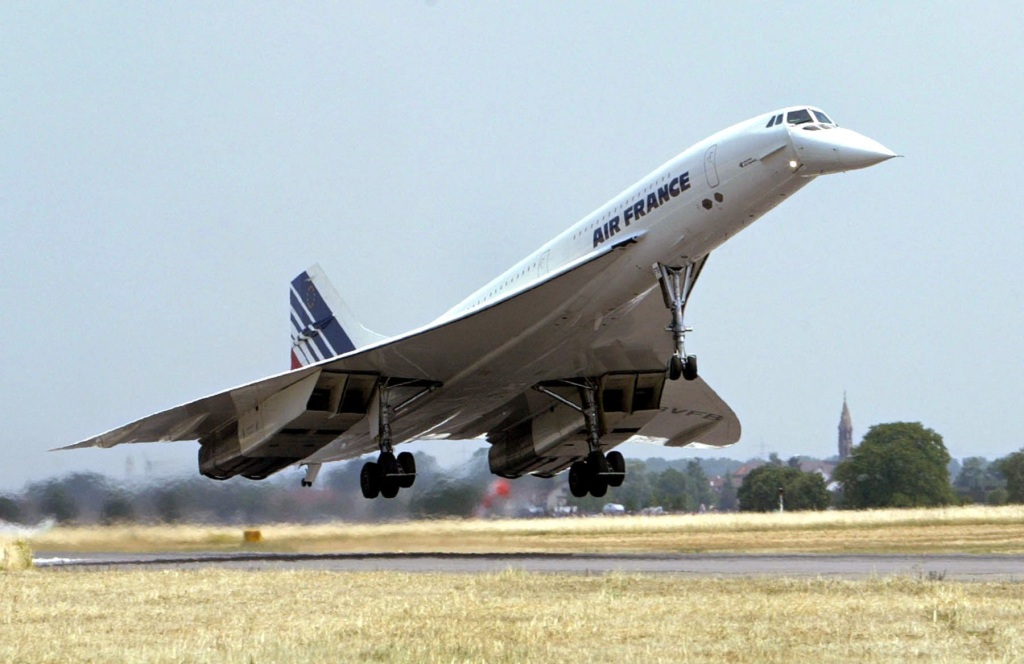 Both&nbsp;British Airways&nbsp;and&nbsp;Air France&nbsp;used Concordes commercially between 1976 and 2003.